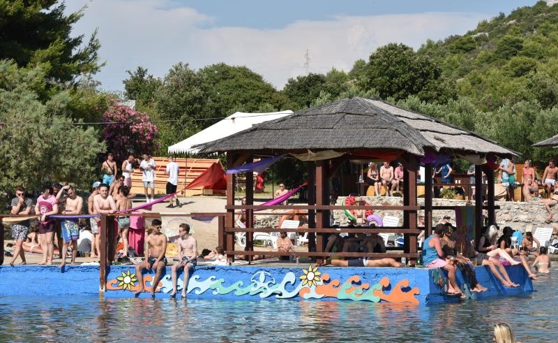 Drugi dan Love International Festivala u Tisnom. Photo. Hrvoje Jelavić/PIXSELL Drugi dan Love International Festivala u Tisnom. Photo. Hrvoje Jelavić/PIXSELL