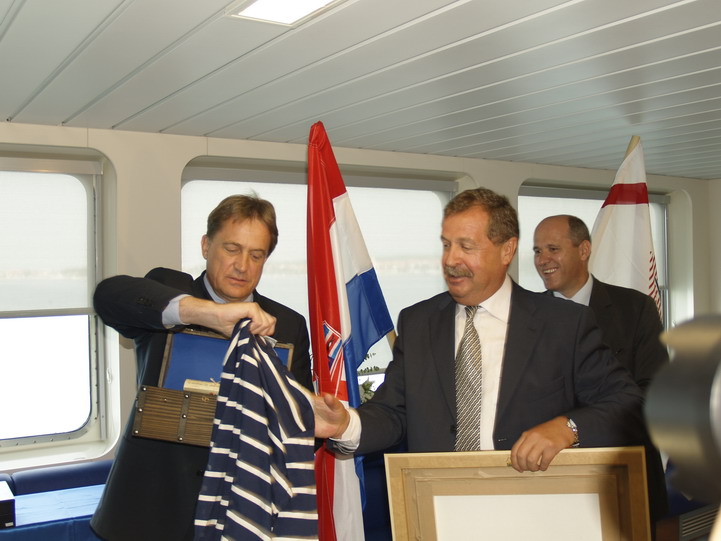 OLYMPUS DIGITAL CAMERA OLYMPUS DIGITAL CAMERA