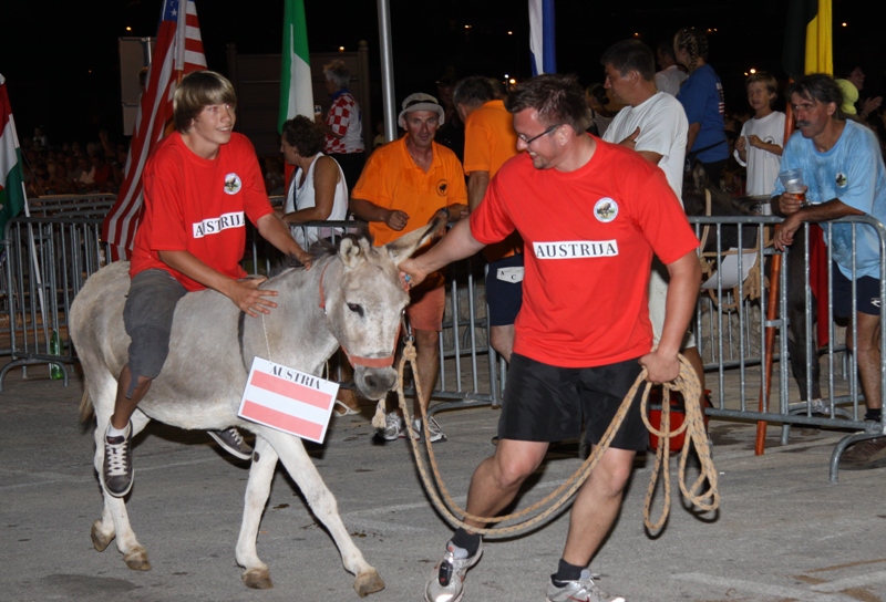 Tisno: 6. Međunarona “Trka tovarov”, Foto: Edin Kadić Tisno: 6. Međunarona “Trka tovarov”, Foto: Edin Kadić