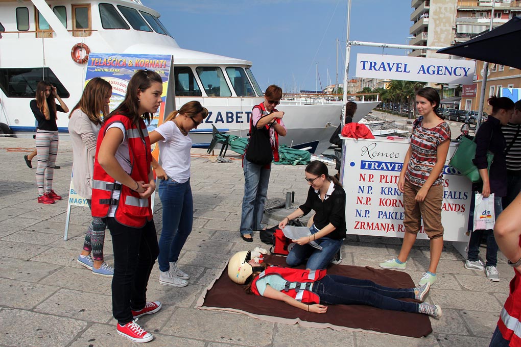 Nacionalna društva Crvenog križa diljem svijeta, potaknuta inicijativom Međunarodne federacije društava Crvenog križa i Crvenog polumjeseca (IFRC), obilježila su i ove godine Svjetski dan prve pomoći. Ovo je bila još jedna prilika da se ukaže na važnost p Nacionalna društva Crvenog križa diljem svijeta, potaknuta inicijativom Međunarodne federacije društava Crvenog križa i Crvenog polumjeseca (IFRC), obilježila su i ove godine Svjetski dan prve pomoći. Ovo je bila još jedna prilika da se ukaže na važnost p