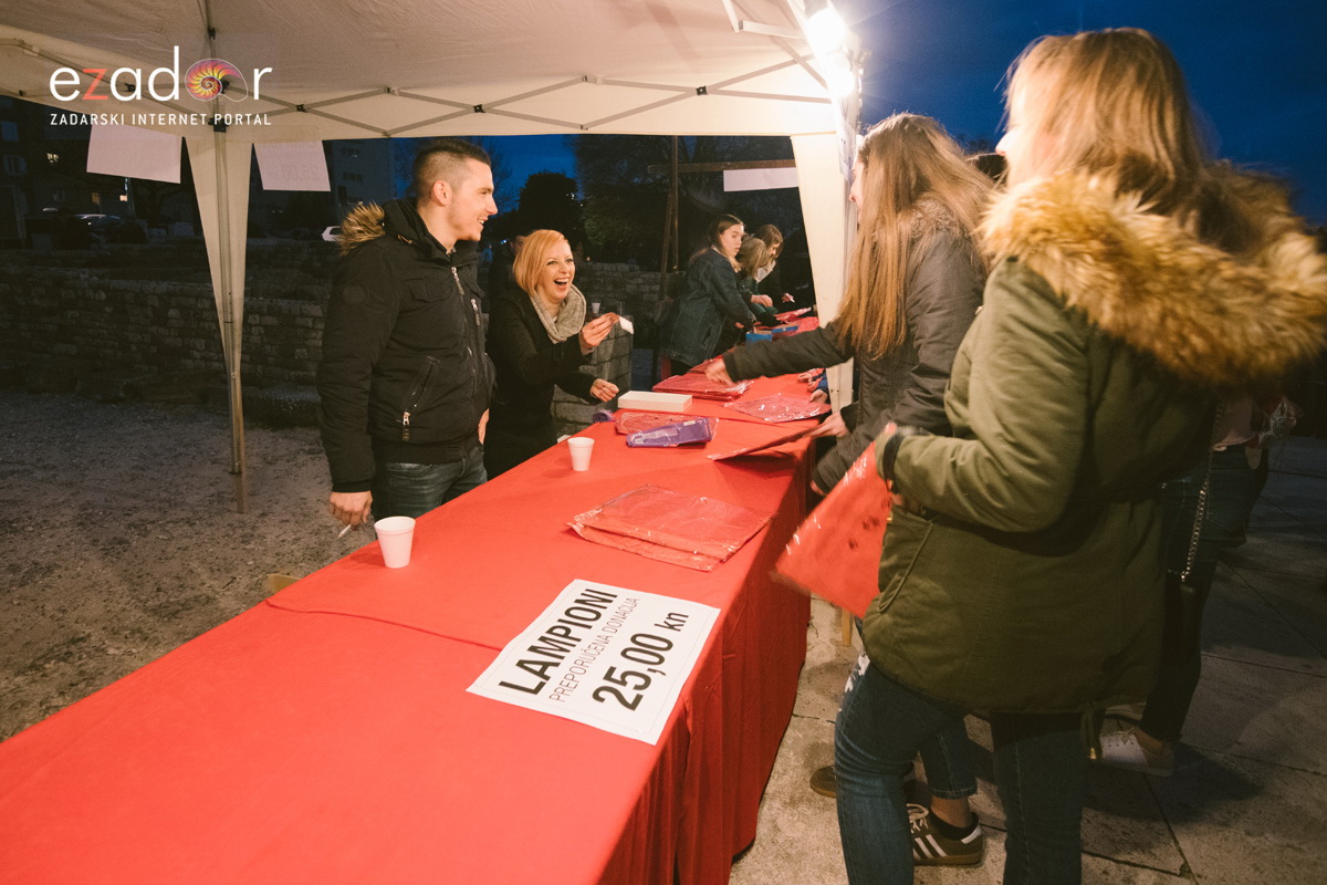 Humanitarni svjetlosni spektakl “Zaželi ljubav 2018.” @ Forum
