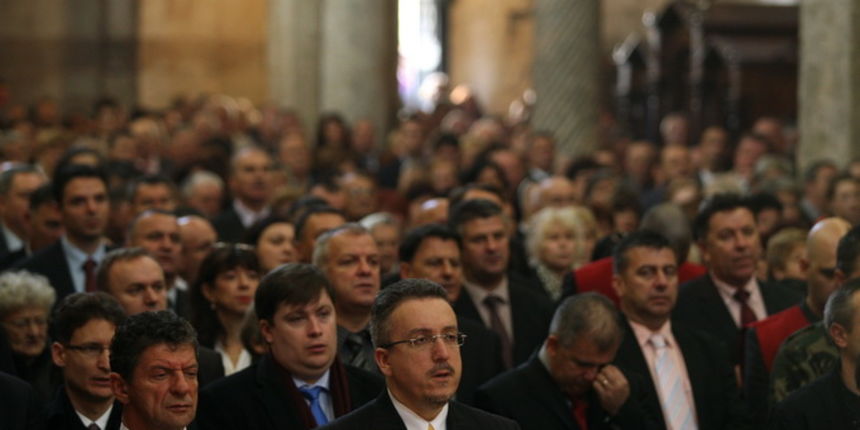 Zadar, 241112.
Obiljezavanje Dana grada Zadra i dolazak generala Ante Gotovine pocasnog gradjanina grada Zadra. General Gotovina na svetoj misi u katedrali Sv. Stosije.
Foto: Jure Miskovic / CROPIX Zadar, 241112.
Obiljezavanje Dana grada Zadra i dolazak generala Ante Gotovine pocasnog gradjanina grada Zadra. General Gotovina na svetoj misi u katedrali Sv. Stosije.
Foto: Jure Miskovic / CROPIX