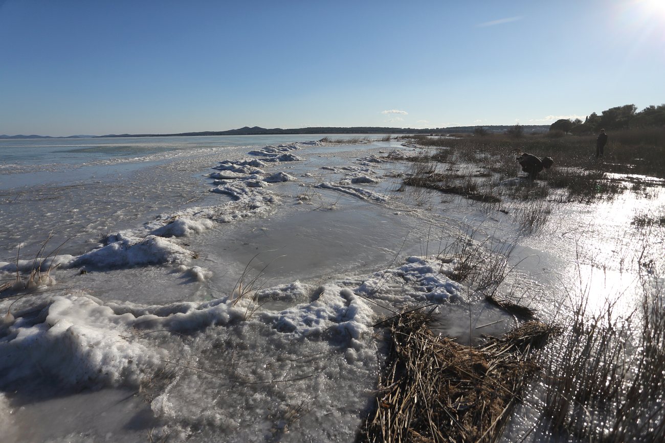 Šetnja po zaleđenom i bajkovitim Vranskim jezerom Šetnja po zaleđenom i bajkovitim Vranskim jezerom