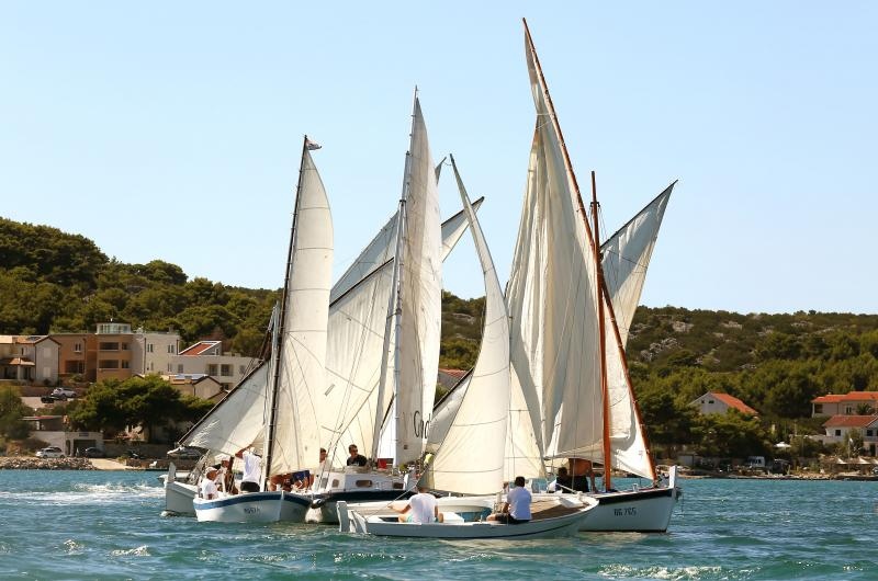 Betina: Regata na latinsko idro “Za dušu i tilo”. Photo: Duško Jaramaz/PIXSELL