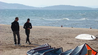 Druzenje uz surf i kite na plazi Makarska u Sukosanu Druzenje uz surf i kite na plazi Makarska u Sukosanu