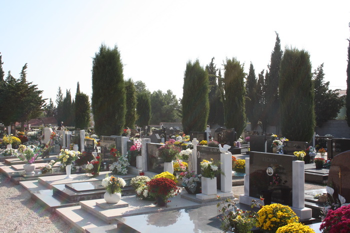 Blagdan Svih Svetih na groblju Belafuža 1. studenog 2011, Foto: Mladen Malik Blagdan Svih Svetih na groblju Belafuža 1. studenog 2011, Foto: Mladen Malik