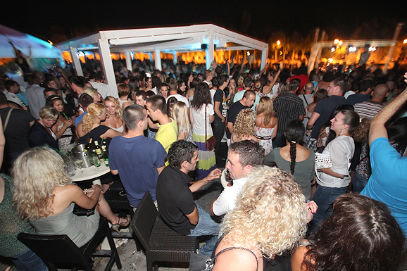 Severina na Ponton Festivalu, 30. srpnja (foto:Saša Čuka) Severina na Ponton Festivalu, 30. srpnja (foto:Saša Čuka)