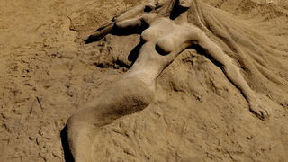 Lopar, 150612.
Nakon tri dana zavrsen je Prvi festival skulpture u pijesku
Najpjescanija plaza u Loparu, Rajska plaza ugostila je umjetnike i studente likovne akademije iz Zagreba na prvom festivalu skulpture u pijesku. Ukupno je izradjeno sedam skulptur Lopar, 150612.
Nakon tri dana zavrsen je Prvi festival skulpture u pijesku
Najpjescanija plaza u Loparu, Rajska plaza ugostila je umjetnike i studente likovne akademije iz Zagreba na prvom festivalu skulpture u pijesku. Ukupno je izradjeno sedam skulptur