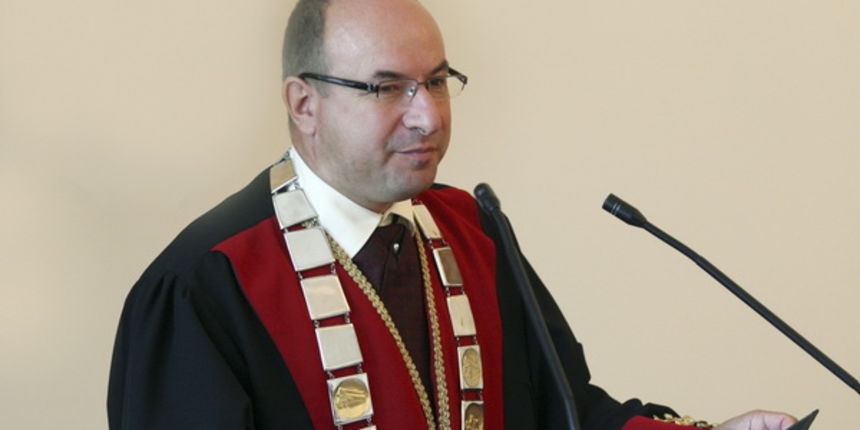 Zadar, 051009.
Na zadarskom sveucilistu pocela nova akademska godina . Okupljenim studentima prve godine u svecanoj dvorani su se obratili rektor Ante Uglesic (na slici) i prorektorica Ana Prorokovic.
Foto : Vladimir Ivanov / CROPIX Zadar, 051009.
Na zadarskom sveucilistu pocela nova akademska godina . Okupljenim studentima prve godine u svecanoj dvorani su se obratili rektor Ante Uglesic (na slici) i prorektorica Ana Prorokovic.
Foto : Vladimir Ivanov / CROPIX