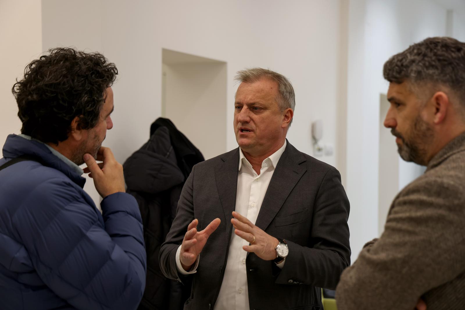 Uručenje ugovora udrugama i organizacijama @ Centar za mlade