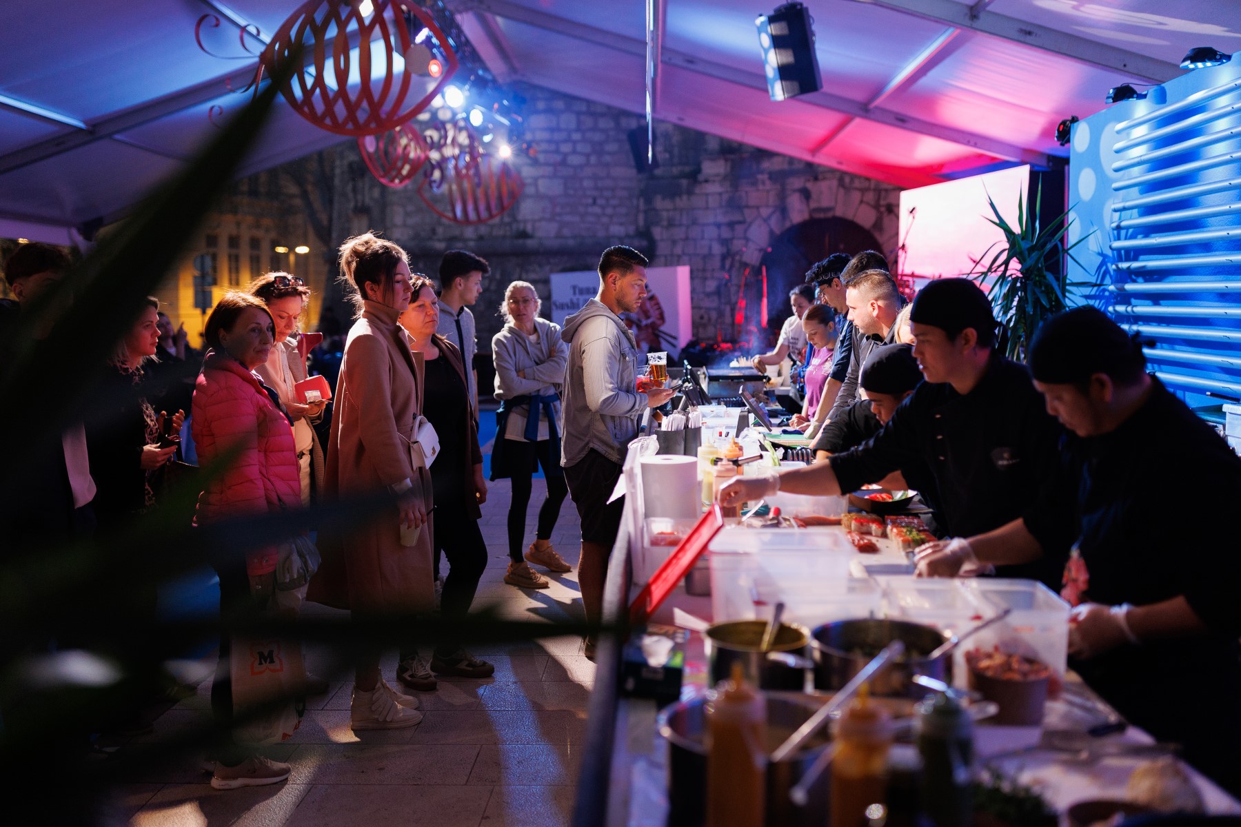 Tuna, Sushi & Wine festival Zadar: Koncert Lucije Marcelić & Pink Noise Tuna, Sushi & Wine festival Zadar: Koncert Lucije Marcelić & Pink Noise