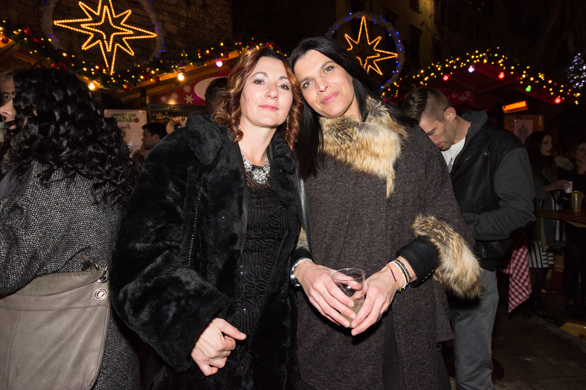 Doček 2017: Najluđa noć na zadarskom Poluotoku privukla više tisuća Zadrana i gostiju Doček 2017: Najluđa noć na zadarskom Poluotoku privukla više tisuća Zadrana i gostiju