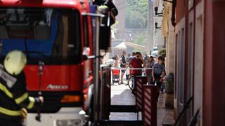 Veliki požar izbio u zgradi na Narodnom trgu Veliki požar izbio u zgradi na Narodnom trgu