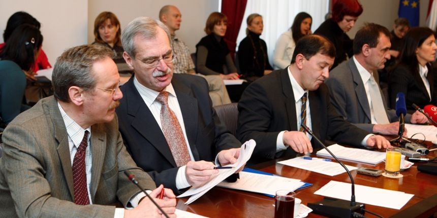 Povjerenstvo za kamione(Foto:Goran Mehkek / CROPIX Povjerenstvo za kamione(Foto:Goran Mehkek / CROPIX