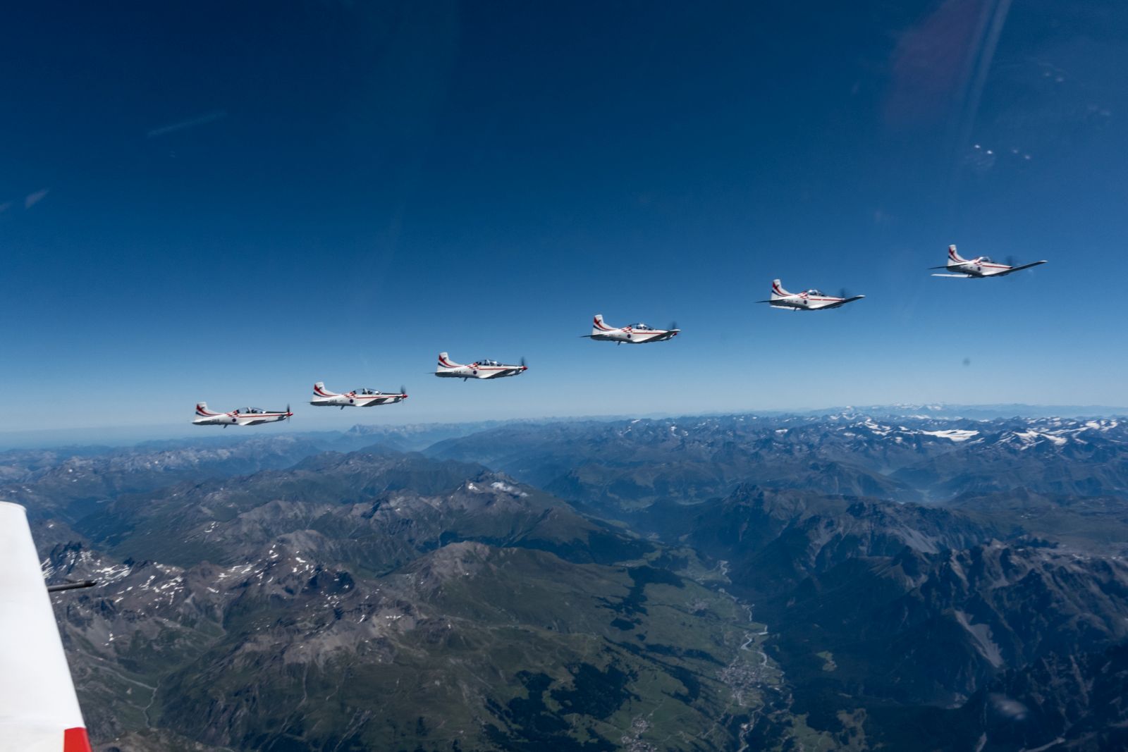 “Krila Oluje” nastupila u Švicarskoj