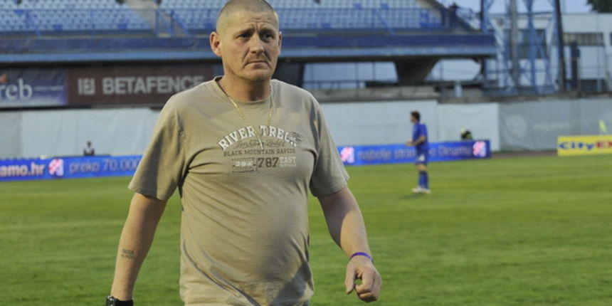 Zagreb, 110511. Stadion Maksimir, nogomet, finale kupa, susret GNK Dinamo i NK Varazdin. Na slici: Tihomir Purda izveo pocetni udarac. Foto: Damir Krajac / CROPIX Zagreb, 110511. Stadion Maksimir, nogomet, finale kupa, susret GNK Dinamo i NK Varazdin. Na slici: Tihomir Purda izveo pocetni udarac. Foto: Damir Krajac / CROPIX