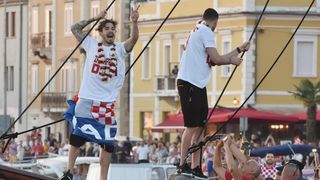 Svečani doček zadarskih Vatrenih: Jedrenjakom Branimir plovili od Gradskog mosta do gata na zadarskoj rivi