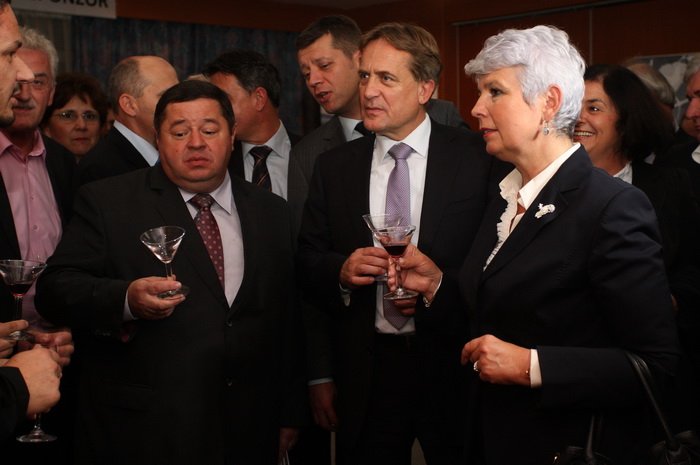 Zadar, 031111. 
Hotel Kolovare.
Predsjednica Vlade RH  Jadranka Kosor u drustvu svojih ministara Bozidara Kalmete, Petra Cobankovica, Jasena Mesica i Branka Bacica otvorila je 21. medjunarodnu manifestaciju vinogradara i vinara Sabatina 2011.
Na slici: Pe