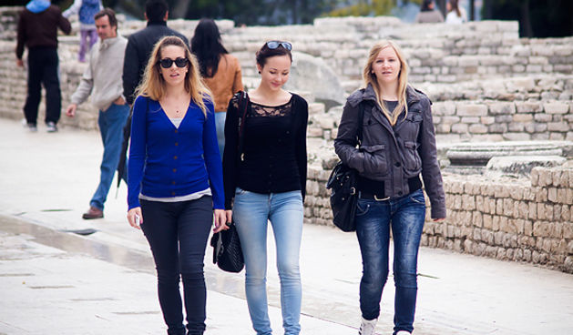 Subotnji đir po gradu 3. studenog 2012. žene, djevojke, prijateljice (foto:Saša Čuka)