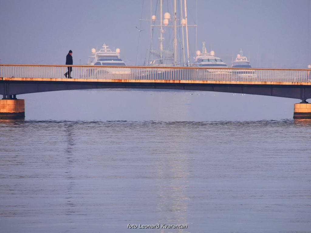 Magla promijenila uobičajene prizore grada i okolice, Foto: Leonard Kvarantan Magla promijenila uobičajene prizore grada i okolice, Foto: Leonard Kvarantan