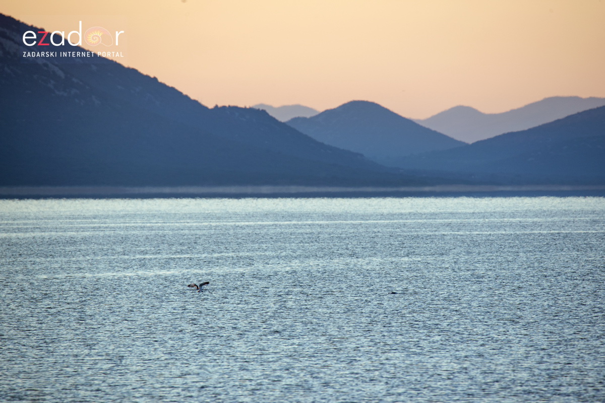 Nedjeljno svitanje na Vranskom jezeru Nedjeljno svitanje na Vranskom jezeru