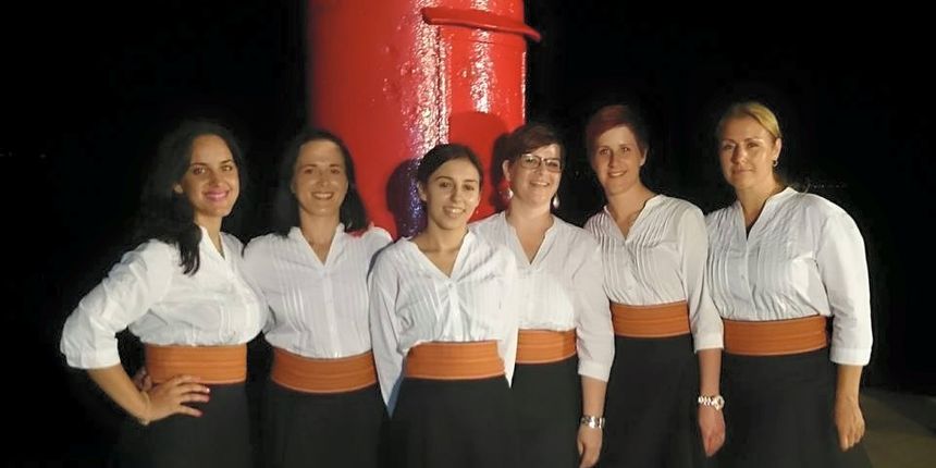 Klapa Kandelora oduševila nastupom u Starigradu Klapa Kandelora oduševila nastupom u Starigradu