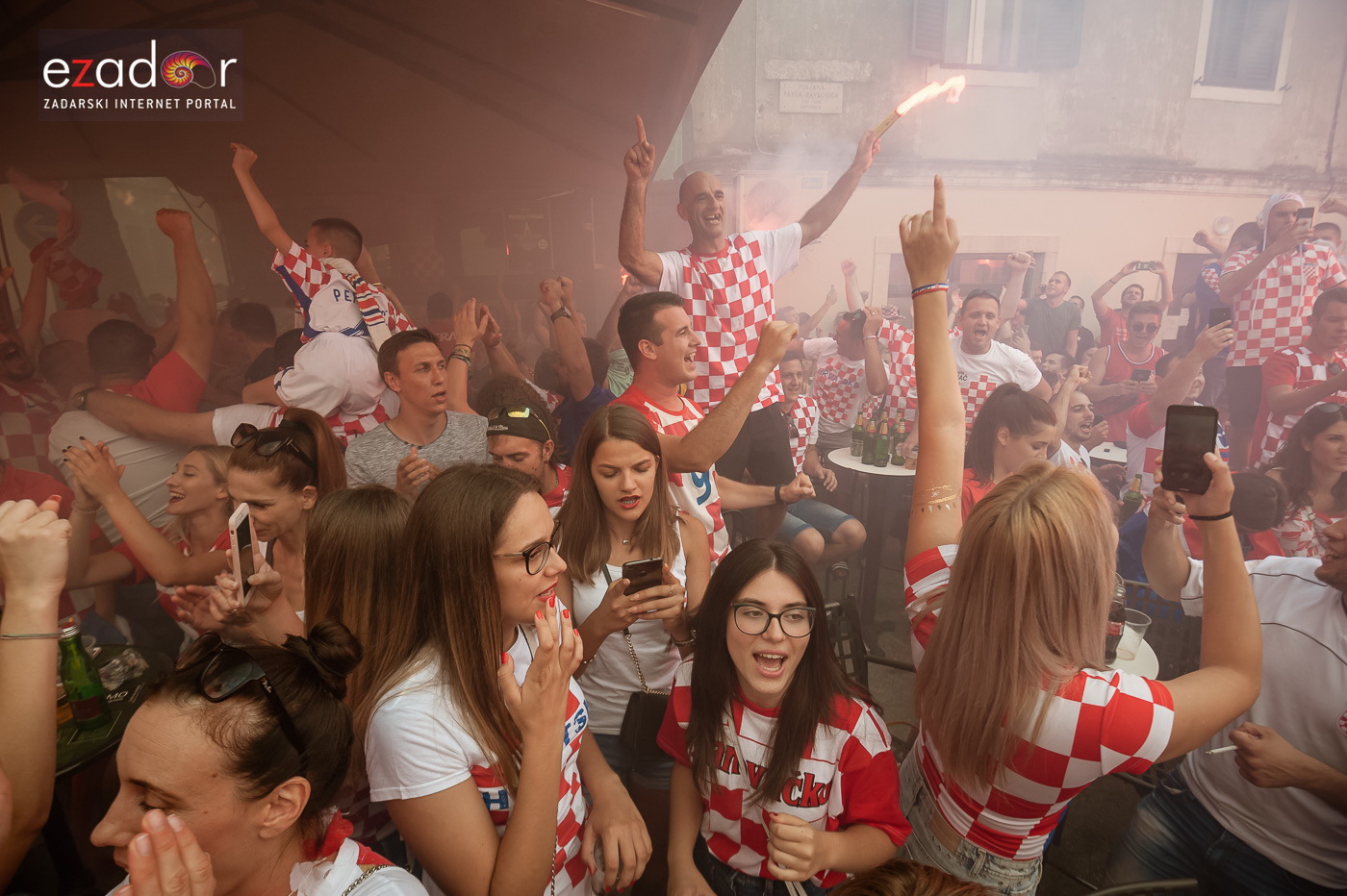 Navijačko ludilo u Zadru za vrijeme i nakon finala Svjetskog prvenstva Navijačko ludilo u Zadru za vrijeme i nakon finala Svjetskog prvenstva