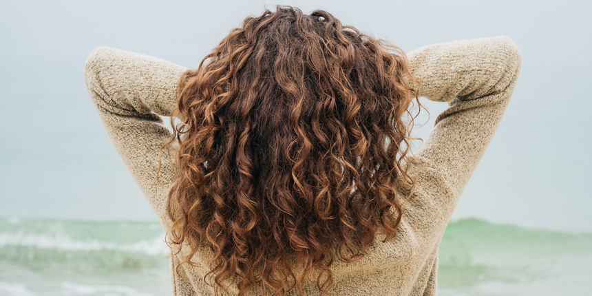 Smeđa kosa je in – u studiji 2011. muškarci su ocijenili brinete kao fizički atraktivnije kada su im prikazane slike iste žene crvene, plave ili smeđe. Smatraju da su brinete pouzdanije i stabilnije