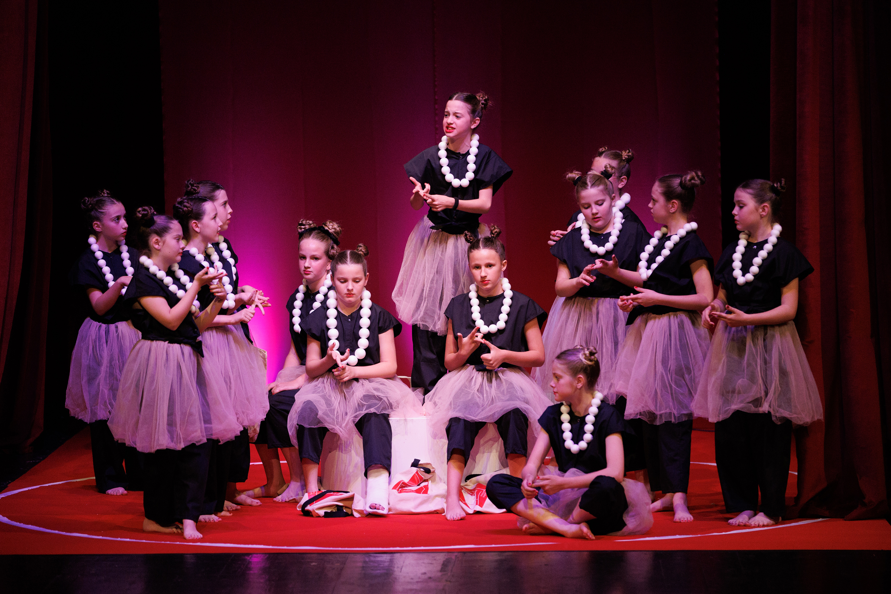 Igrajmo se: Zabranjeno mlađima od 15 strana A