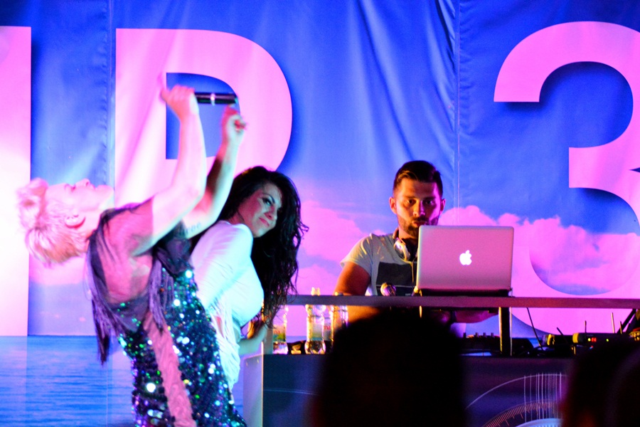 Vir : Colonia rasplesala tisuće posjetitelja na Viru ; foto Iva Perinčić Vir : Colonia rasplesala tisuće posjetitelja na Viru ; foto Iva Perinčić