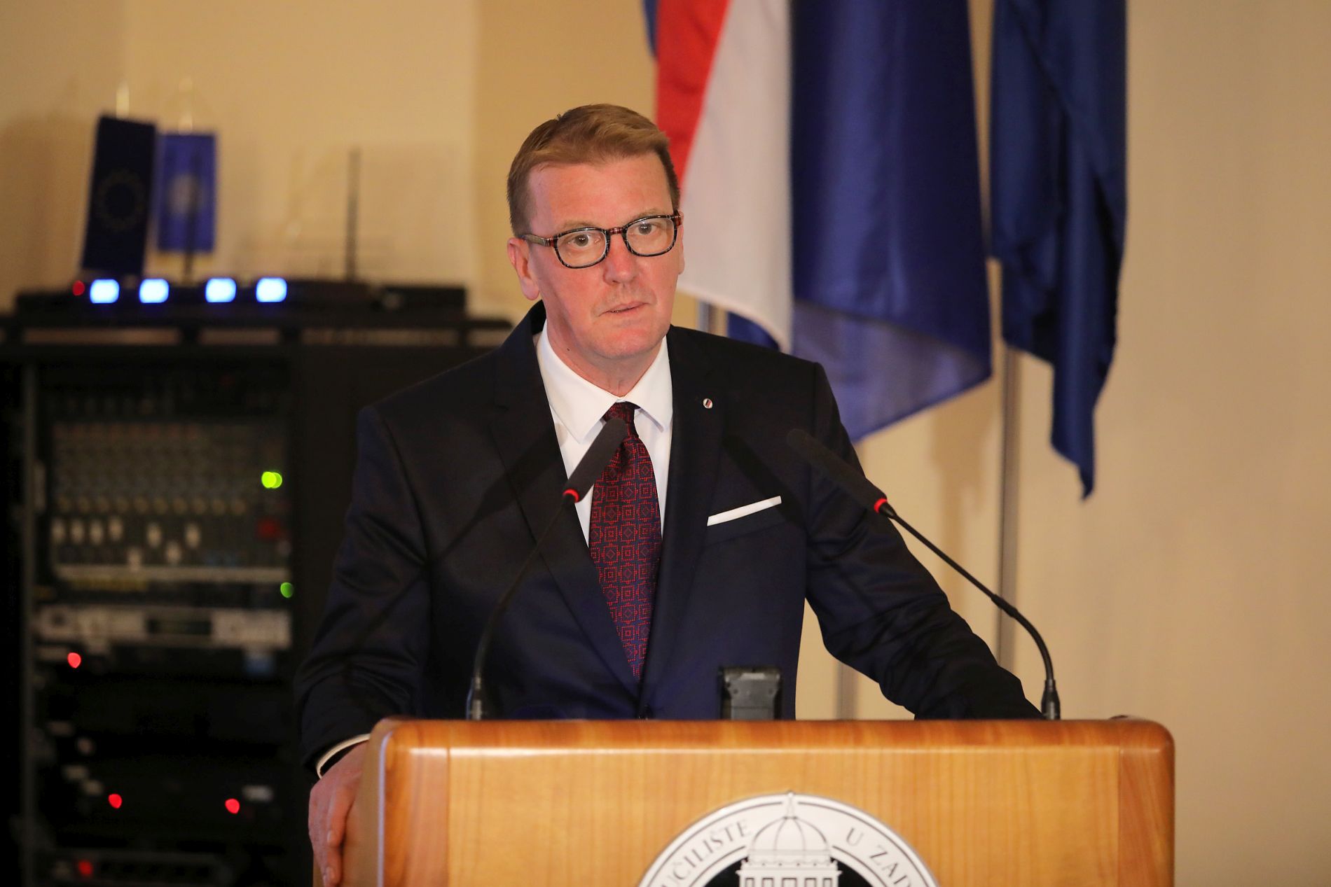 Na Sveučilištu u Zadru održan znanstveni kolokvij o VRO Maslenica. Zlatko Begonja