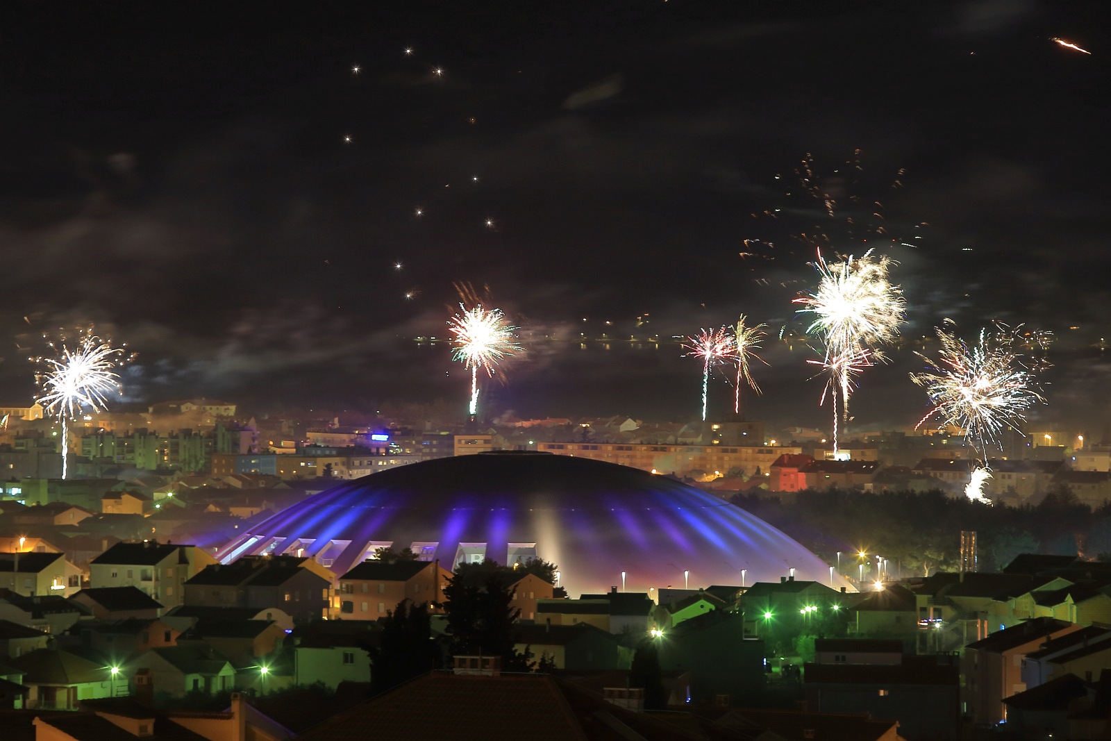 Zadarski doček Nove godine uz veliki vatromet Zadarski doček Nove godine uz veliki vatromet