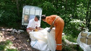 Obnova skloništa na Vlaškom gradu, foto: PD Paklenica Obnova skloništa na Vlaškom gradu, foto: PD Paklenica