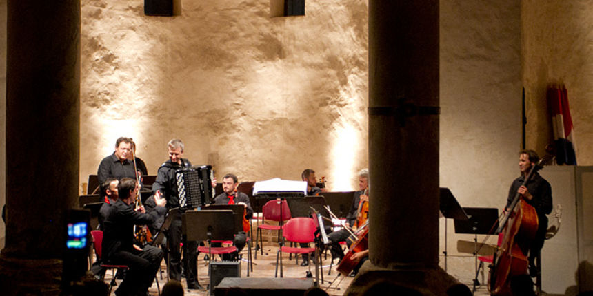 Hrvatska komorna filharmonija, Mak Grgić i Franko Božac u crkvi Sv. Donata, foto: L. Banić