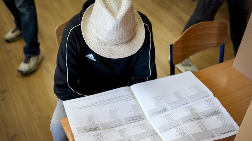 Šime Erlić i Ante Babić glasovali u OŠ Šime Budinić