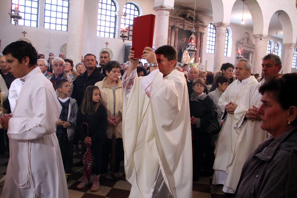 Svečano misno slavlje povodom blagdana sv. Šimuna, foto: Iva Perinčić Svečano misno slavlje povodom blagdana sv. Šimuna, foto: Iva Perinčić