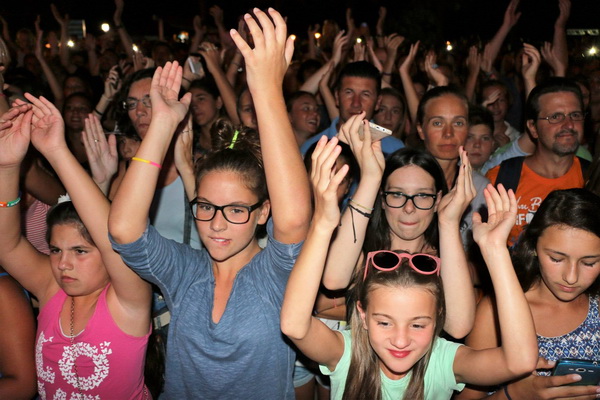 Virska noć 2016: Jelena Rozga i spektakularni vatromet za 25 tisuća fanova. Foto: Virski list