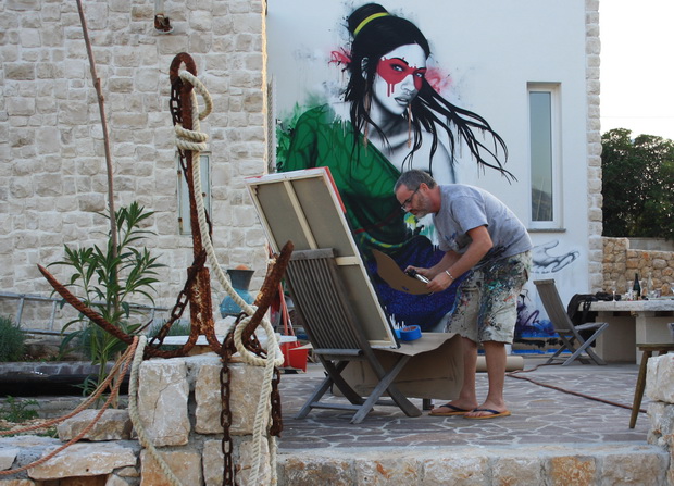 Street Art umjetnik Finbarr Fin DAC stvara u Ražancu, Foto: Nenad Nešović Street Art umjetnik Finbarr Fin DAC stvara u Ražancu, Foto: Nenad Nešović