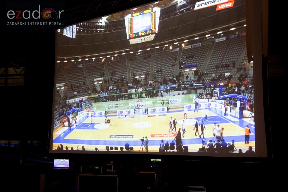 Humanitarno gledanje utakmice Zadar-Cibona u Jazinama Humanitarno gledanje utakmice Zadar-Cibona u Jazinama