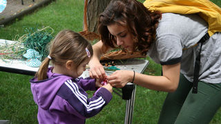 Danas je održana kreativna radionica za velike i male u organizaciji Dječjeg odjela Gradske knjižnice Zadar: izrada stručaka i jastučića od lavande od 10-12 h. Radionicu je vodila gospođa Jadranka Plantak. Foto by Lucija Juravic Danas je održana kreativna radionica za velike i male u organizaciji Dječjeg odjela Gradske knjižnice Zadar: izrada stručaka i jastučića od lavande od 10-12 h. Radionicu je vodila gospođa Jadranka Plantak. Foto by Lucija Juravic