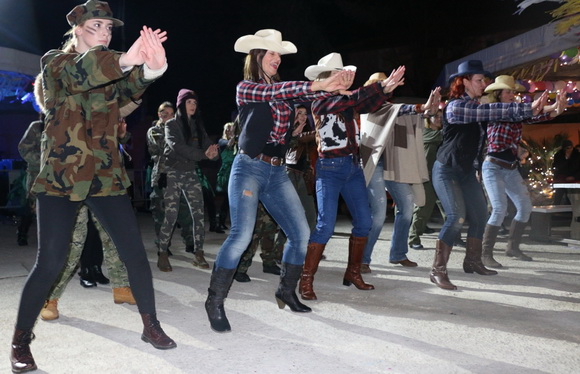 Virski karneval & maškare: Plesna maškarana fešta uz Jasmina Stavrosa