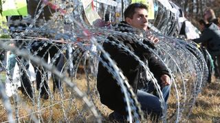 Na granicnom prijelazu Lucija-Brezovica odrzan je veliki prosvjed protiv slovenske zilet zice pod nazivom Protiv zice i za humanu Europu. Na granicnom prijelazu Lucija-Brezovica odrzan je veliki prosvjed protiv slovenske zilet zice pod nazivom Protiv zice i za humanu Europu.