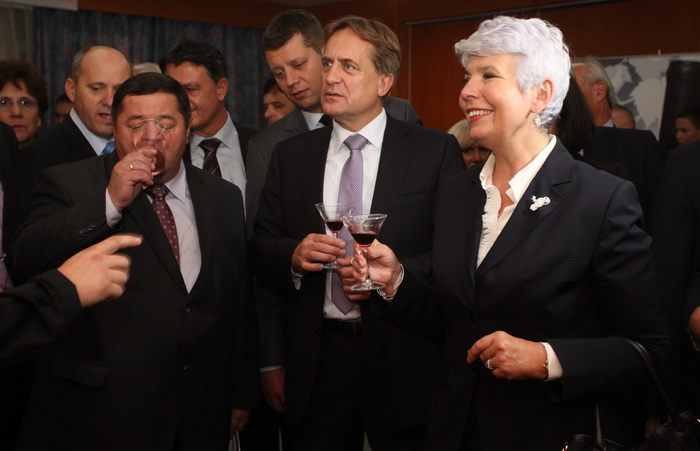 Zadar, 031111. 
Hotel Kolovare.
Predsjednica Vlade RH  Jadranka Kosor u drustvu svojih ministara Bozidara Kalmete, Petra Cobankovica, Jasena Mesica i Branka Bacica otvorila je 21. medjunarodnu manifestaciju vinogradara i vinara Sabatina 2011.
Na slici: Pe