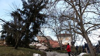 Hrvatska Kostajnica: u odronu stijene potpuno uništeno sedam kuća