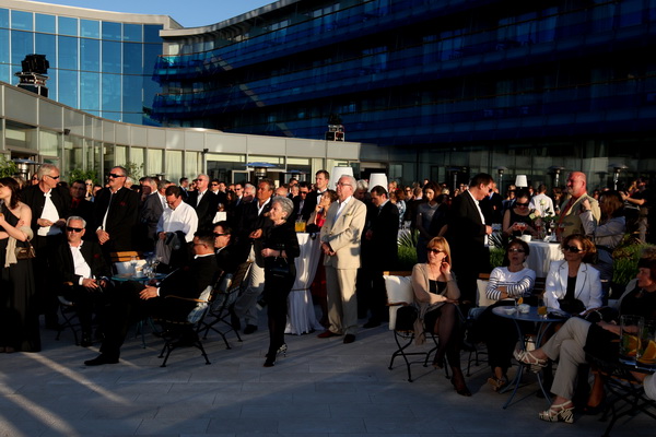 Zadar, 040512.
Falkensteiner Hotel & Spa Iadera u Punta Skali u Petrcanima kraj Zadra. Investicija vrijedna 160 milijuna eura prema rijecima celnih ljudi isplatila se. Hotel koji je otvoren lani u srpnju, danas je otvoren i sluzbeno. Na otvorenju su bile Zadar, 040512.
Falkensteiner Hotel & Spa Iadera u Punta Skali u Petrcanima kraj Zadra. Investicija vrijedna 160 milijuna eura prema rijecima celnih ljudi isplatila se. Hotel koji je otvoren lani u srpnju, danas je otvoren i sluzbeno. Na otvorenju su bile