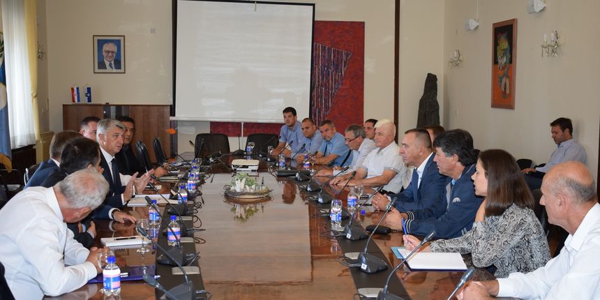 Sastanak župana s načelnicima Sastanak župana s načelnicima