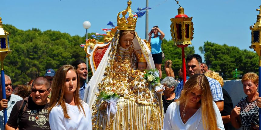 Kukljica: Proslavljen 502. blagdan Gospe od Sniga. Foto: Tihomir Gržinčić Kukljica: Proslavljen 502. blagdan Gospe od Sniga. Foto: Tihomir Gržinčić