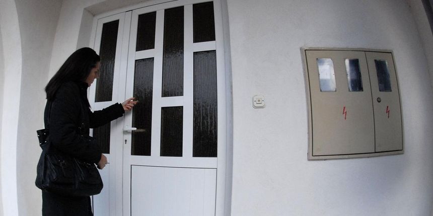 – Bezuspjesno kucanje na vrata milijunasa Marija Tolica, koji je osvojio Super 7. Photo: Dino Stanin/Vecernji list