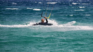 Na krilima juga: surferi i kiteri uživaju na Vitrenjaku