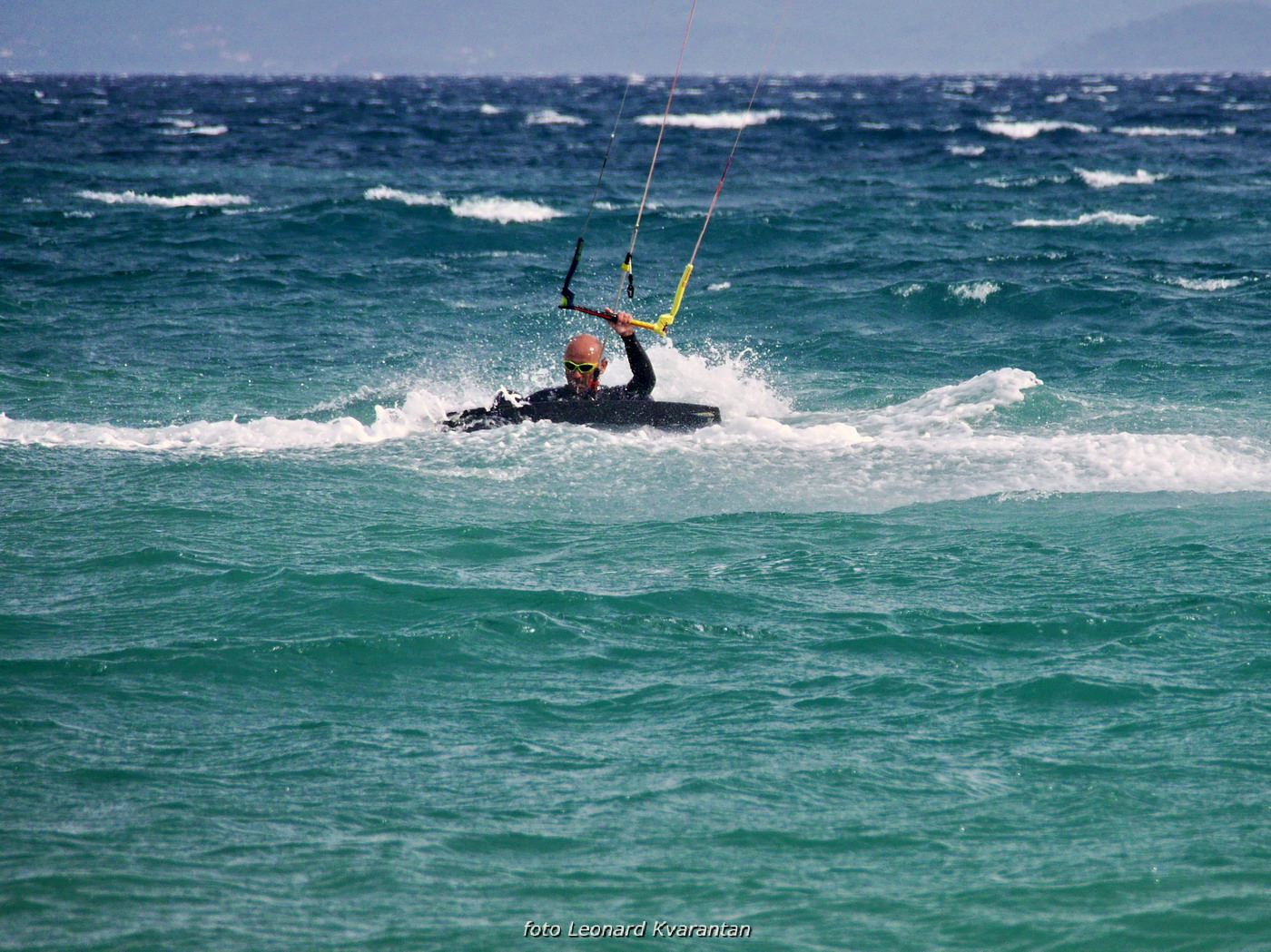 Na krilima juga: surferi i kiteri uživaju na Vitrenjaku